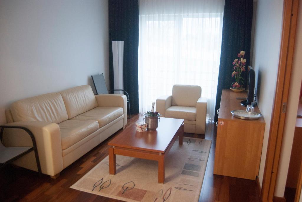 Raadimoisa Hotell Tartu Exterior photo