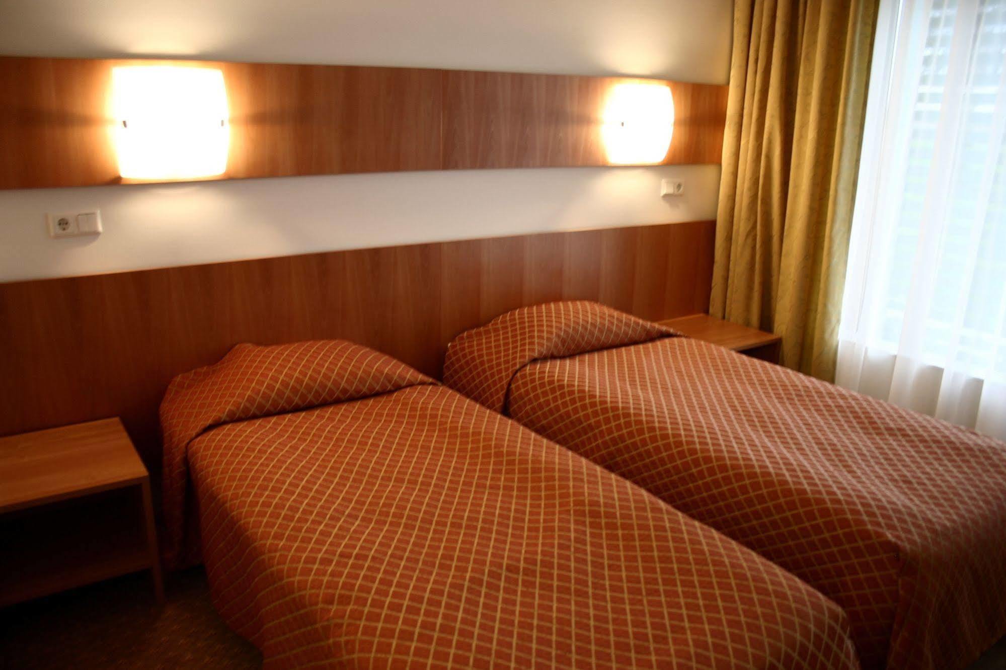 Raadimoisa Hotell Tartu Exterior photo