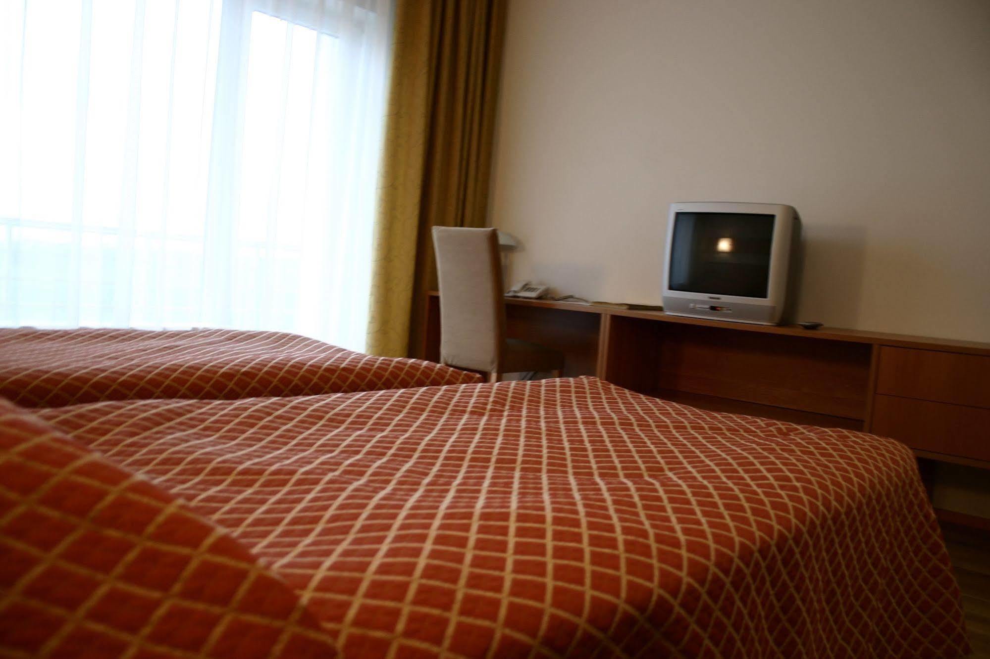 Raadimoisa Hotell Tartu Exterior photo